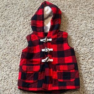 BNWOT super soft & warm red/black plaid hooded fleece vest for 18M boy/girl!!